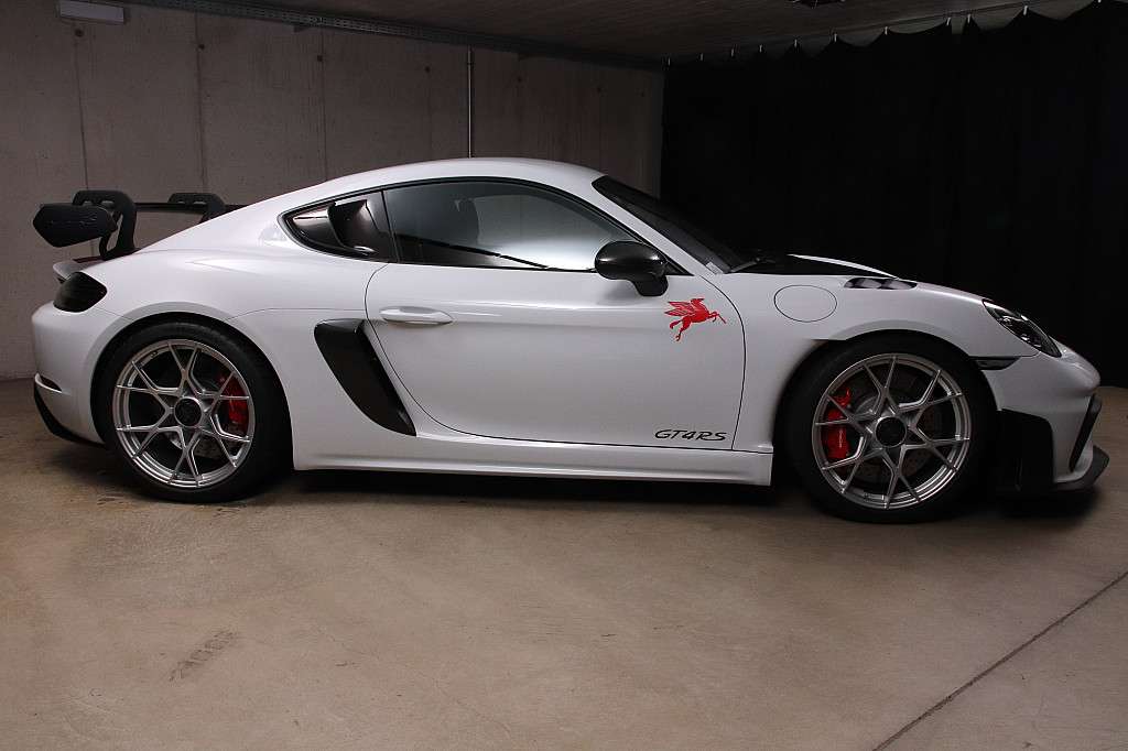 Porsche 718 Cayman GT4 RS