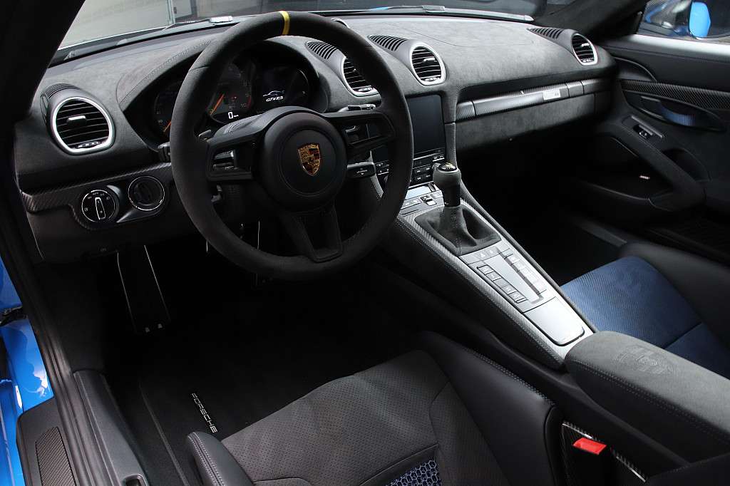 Porsche 718 Cayman GT4 RS