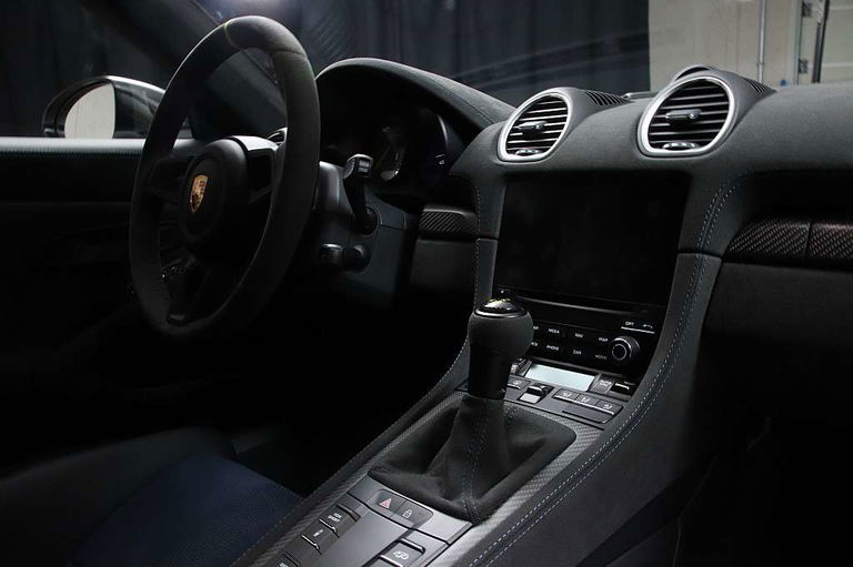 Porsche 718 Cayman GT4 RS