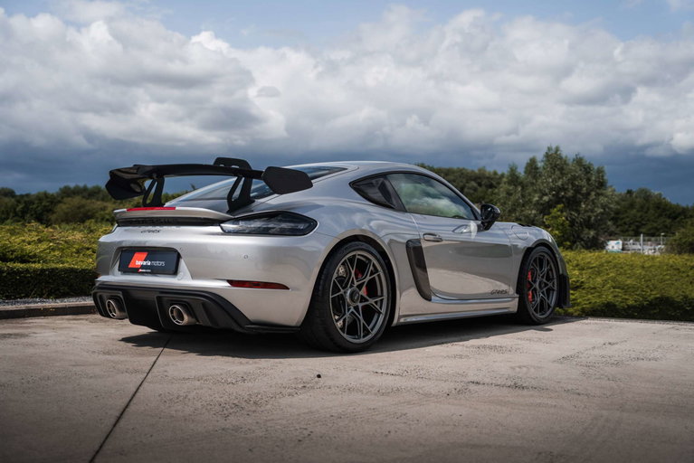 Porsche 718 Cayman GT4 RS