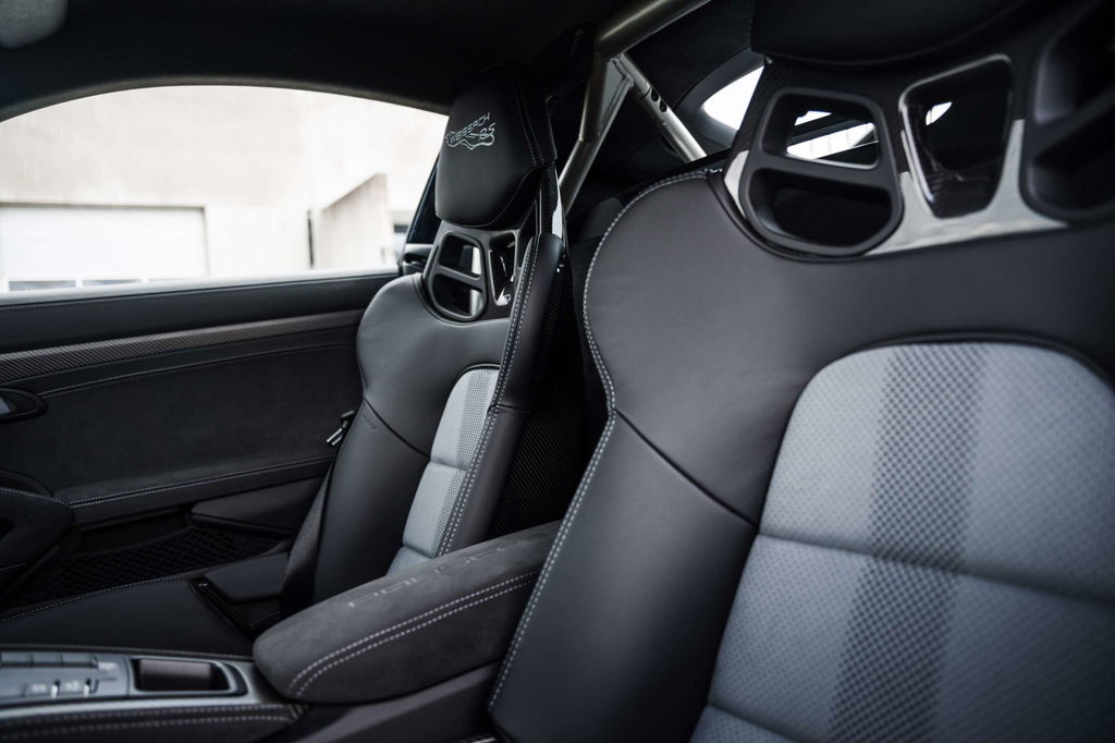 Porsche 718 Cayman GT4 RS