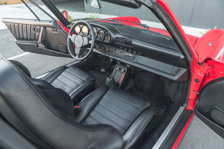 Porsche 911 Carrera 3.2 (US)