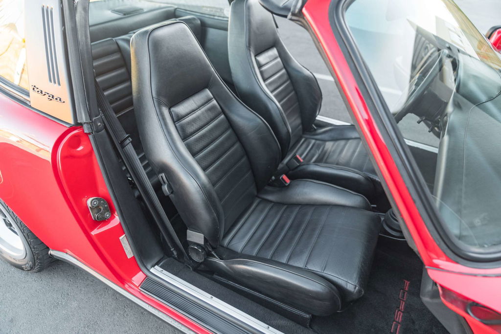 Porsche 911 Carrera 3.2 (US)