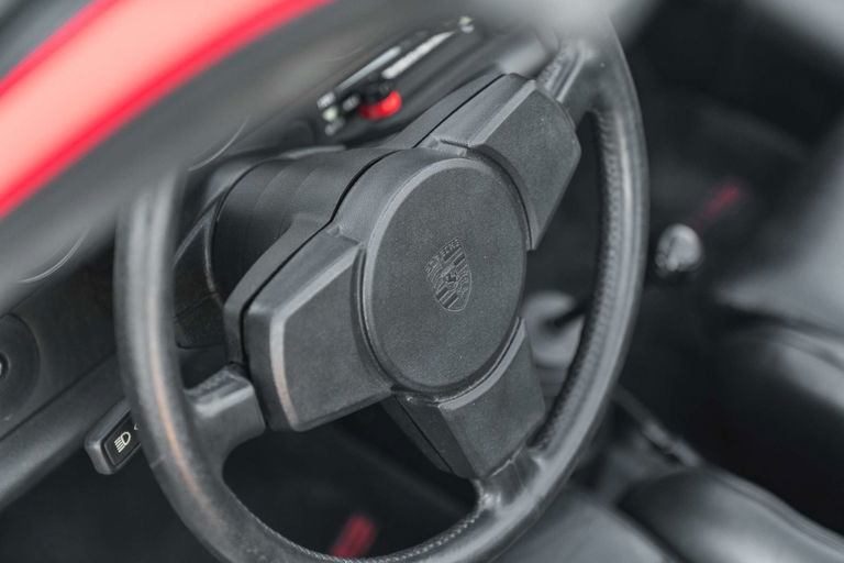 Porsche 911 Carrera 3.2 (US)