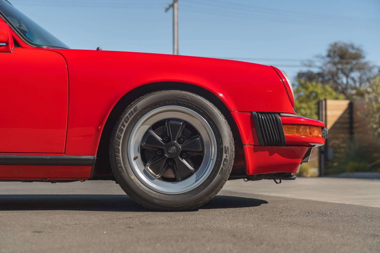 Porsche 911 Carrera 3.2 (US)