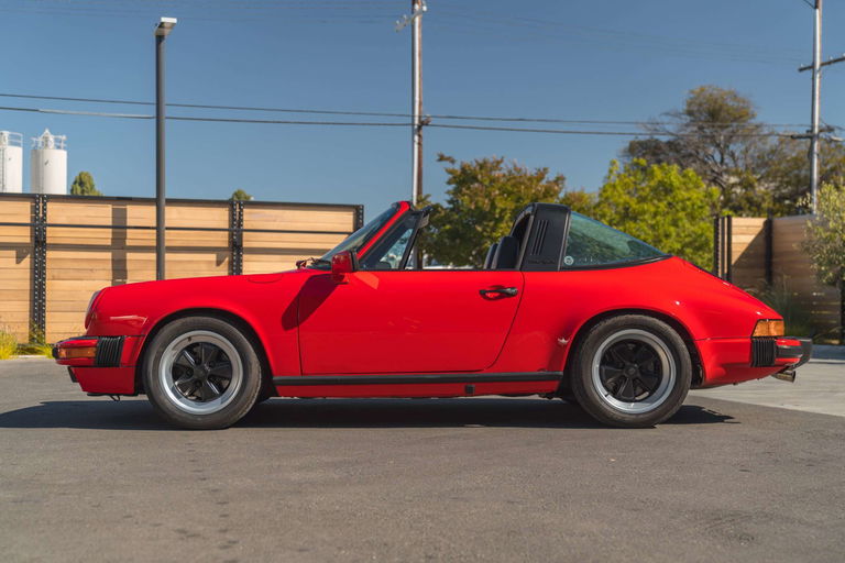 Porsche 911 Carrera 3.2 (US)