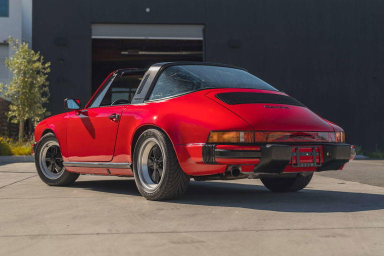 Porsche 911 Carrera 3.2 (US)