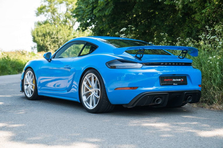 Porsche 718 Cayman GT4