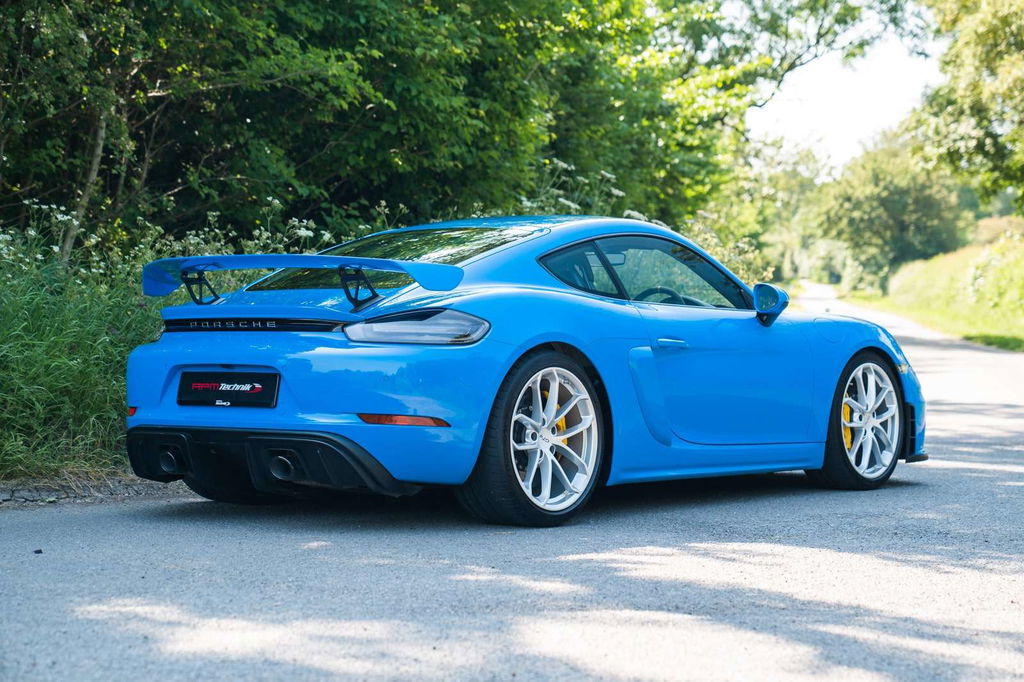 Porsche 718 Cayman GT4