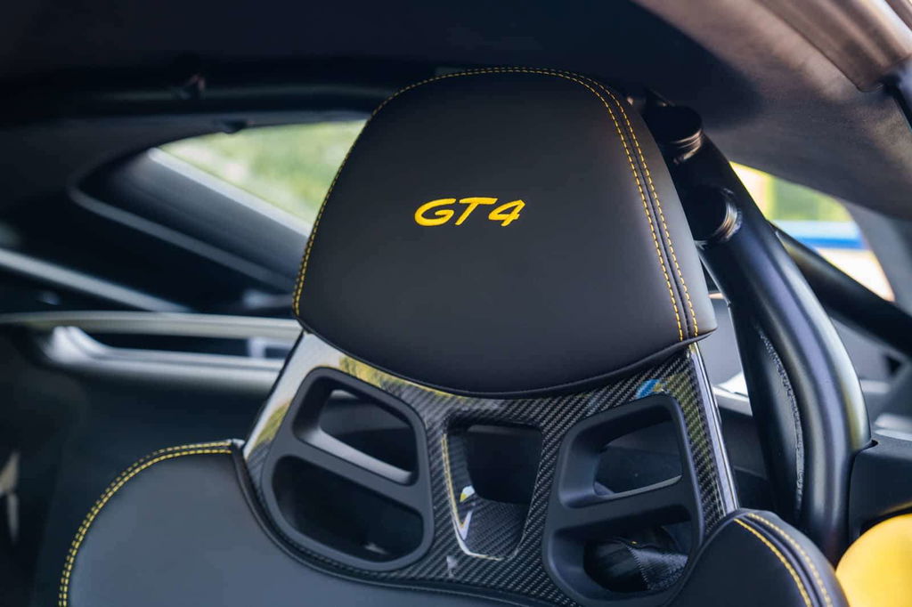 Porsche 718 Cayman GT4
