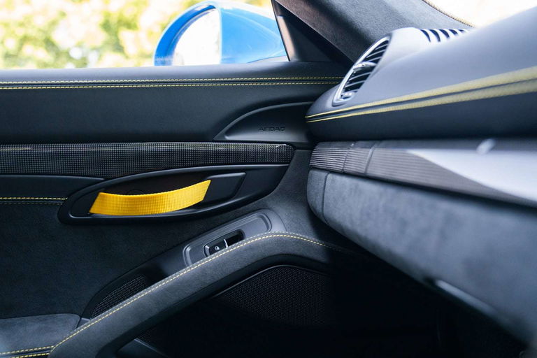 Porsche 718 Cayman GT4