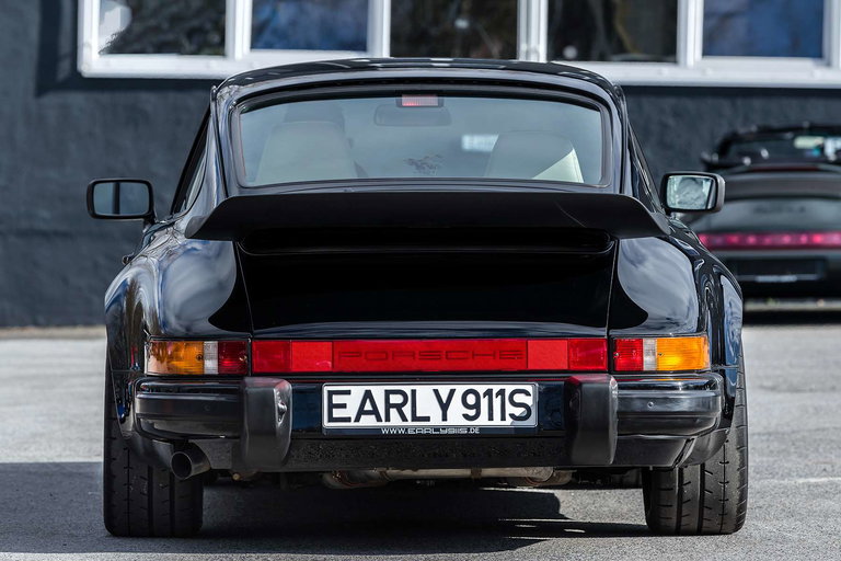 Porsche 911 Carrera 3.2 Clubsport (US)