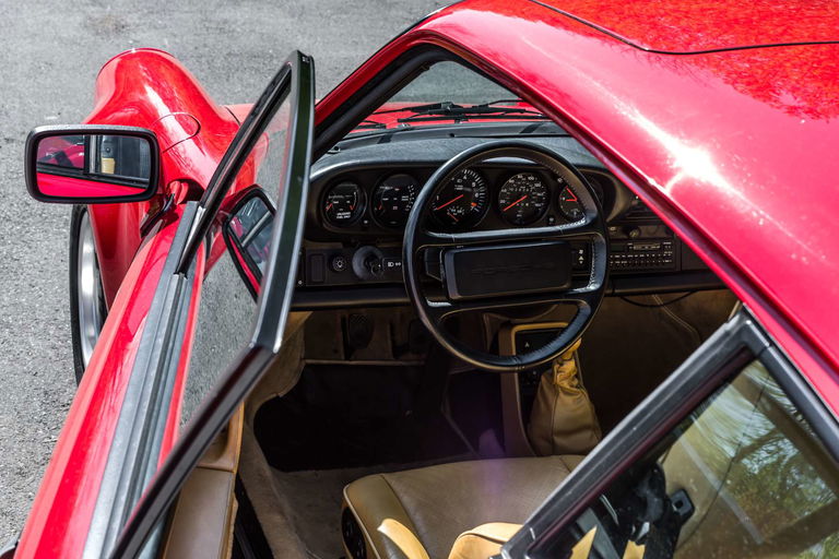 Porsche 911 Turbo 3.3 (US)