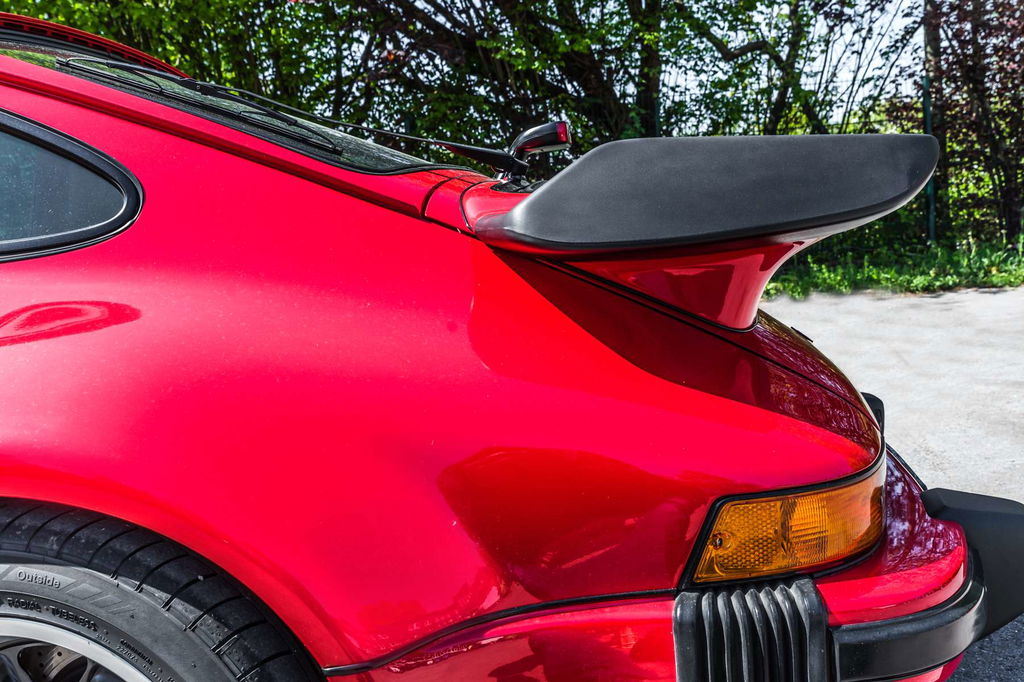 Porsche 911 Turbo 3.3 (US)