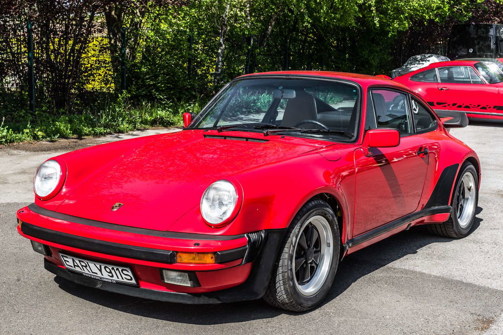 Porsche 911 Turbo 3.3 (US)