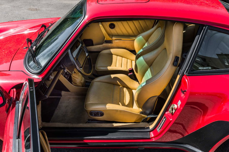 Porsche 911 Turbo 3.3 (US)