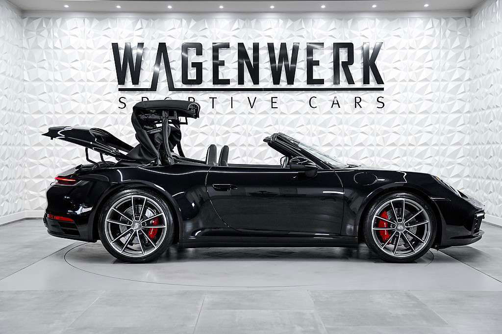 Porsche 992 Carrera 4S