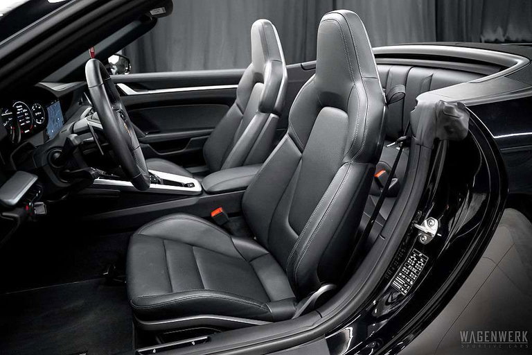 Porsche 992 Carrera 4S