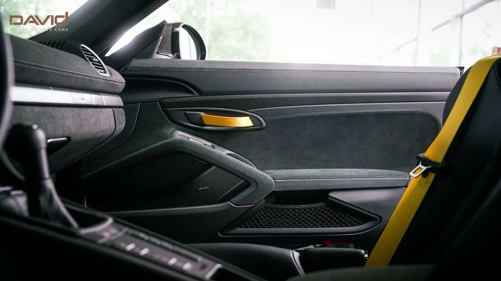 Porsche 718 Cayman GT4 RS