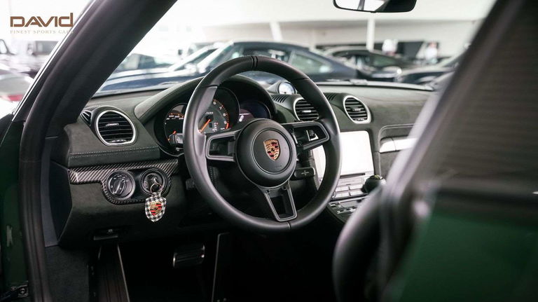 Porsche 718 Cayman GT4 RS