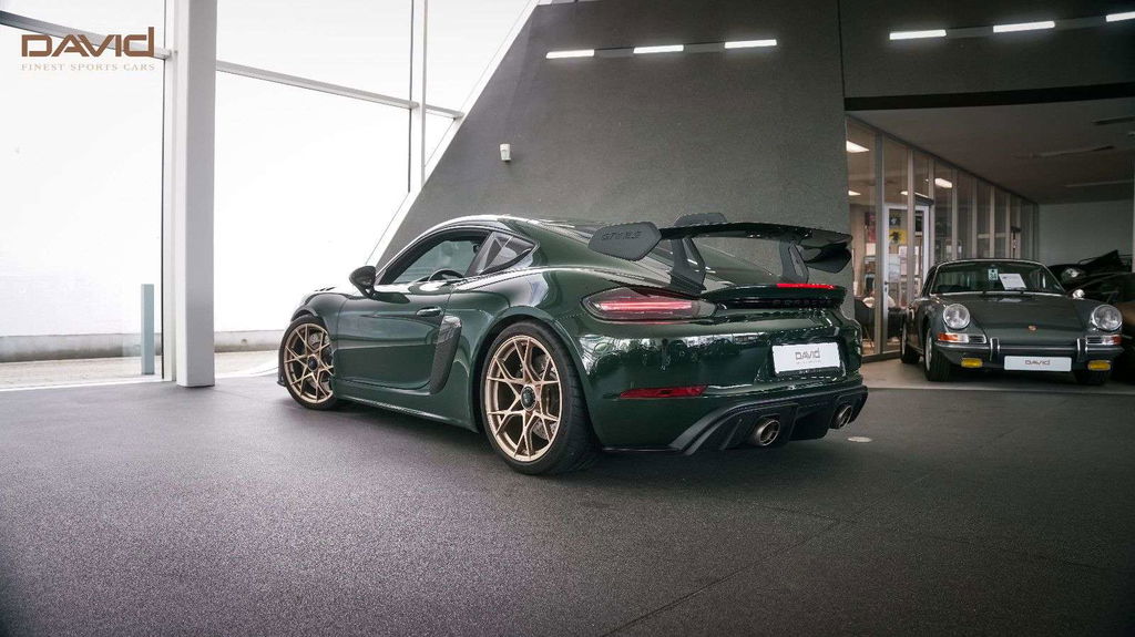Porsche 718 Cayman GT4 RS