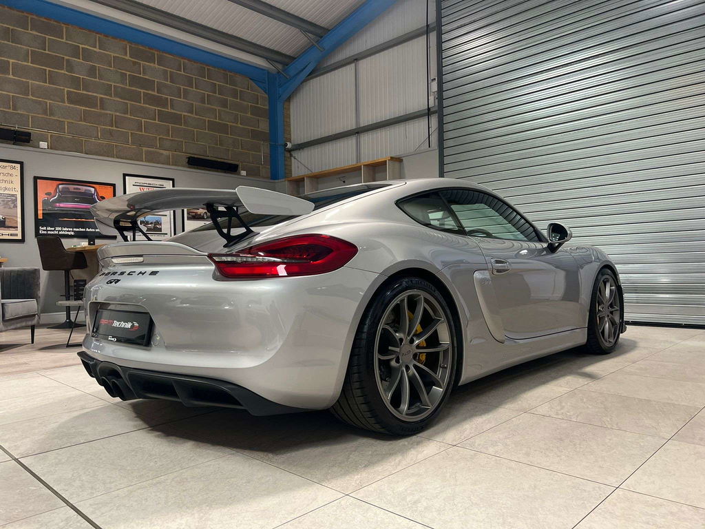 Porsche 981 Cayman GT4