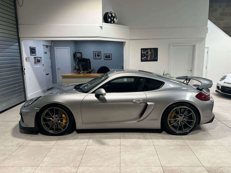Porsche 981 Cayman GT4