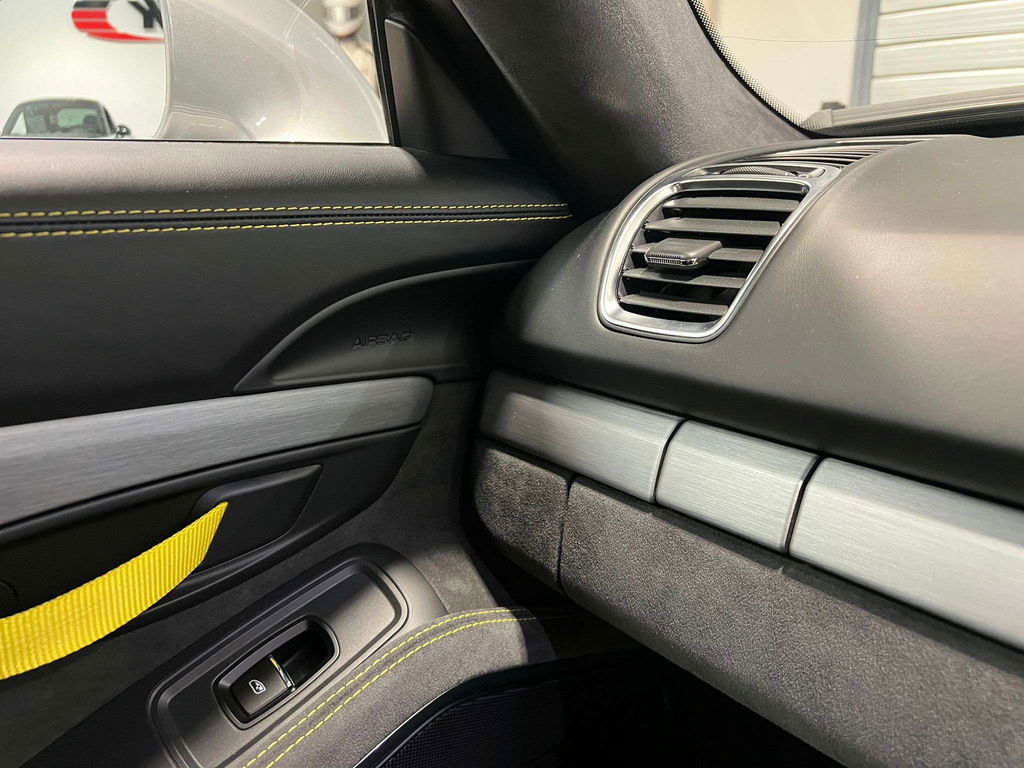 Porsche 981 Cayman GT4