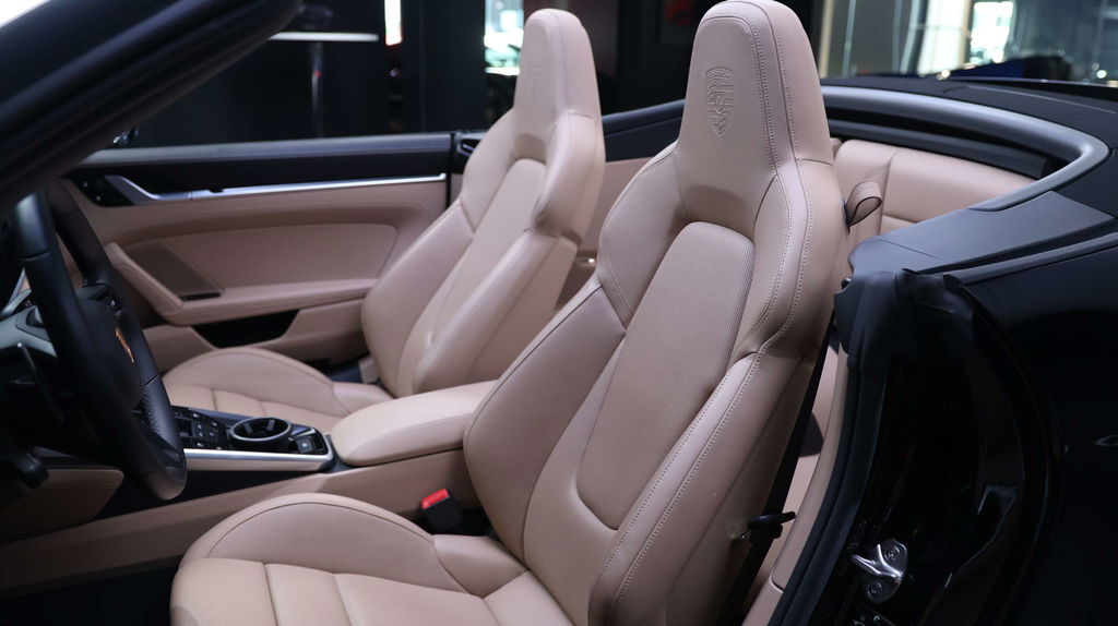 Porsche 992 Carrera 4S