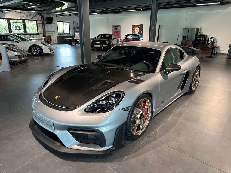 Porsche 718 Cayman GT4 RS