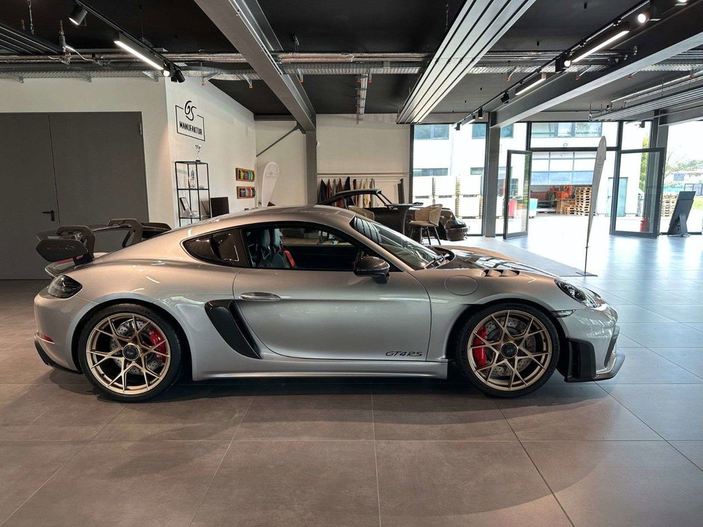 Porsche 718 Cayman GT4 RS