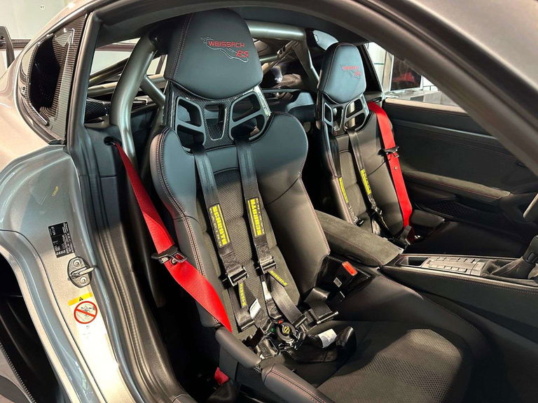 Porsche 718 Cayman GT4 RS