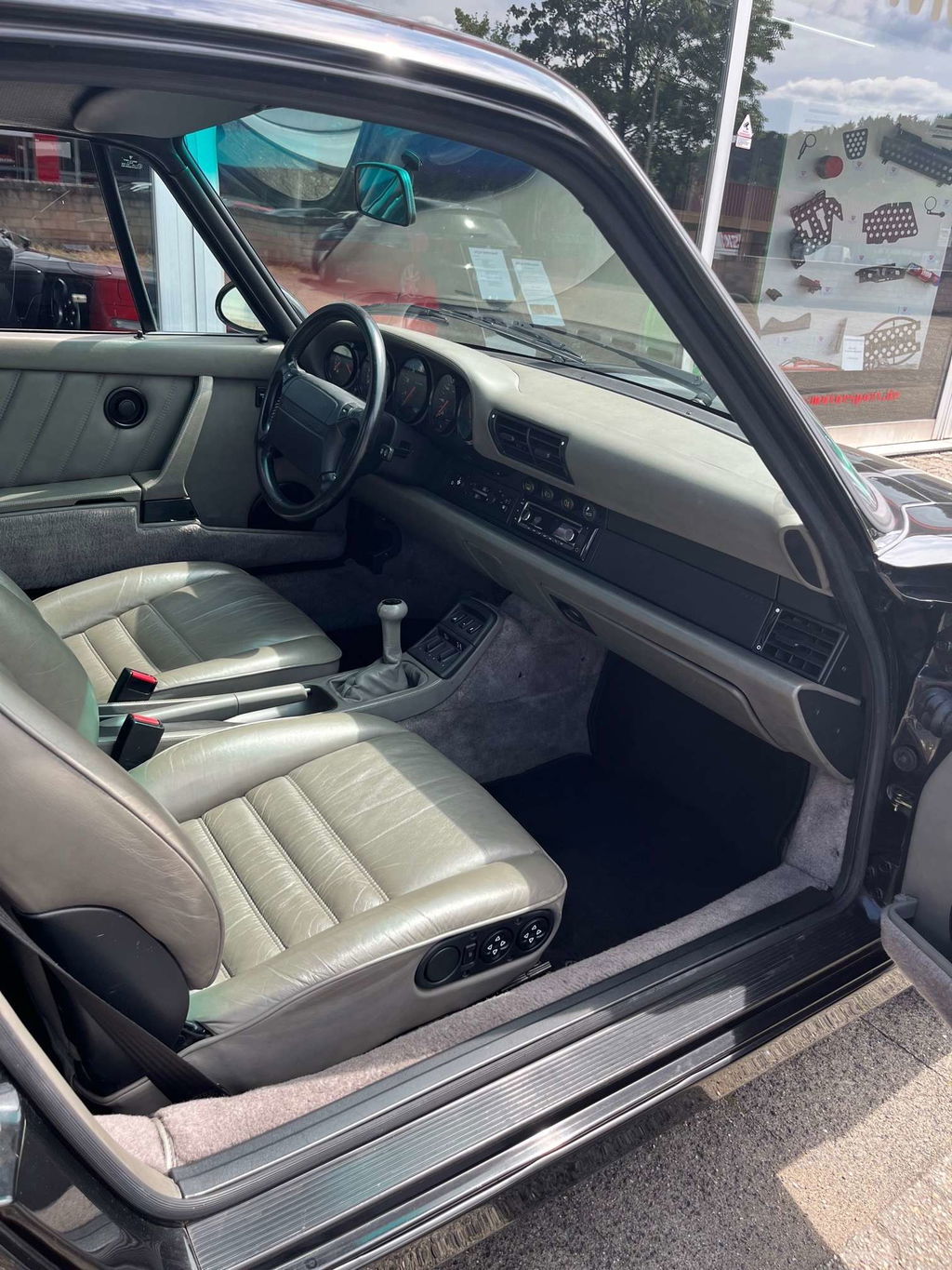 Porsche 964 Carrera 4