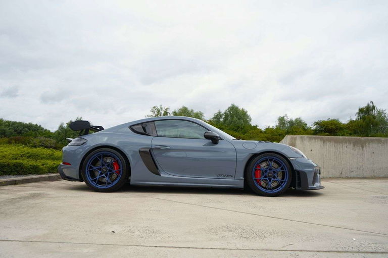 Porsche 718 Cayman GT4 RS