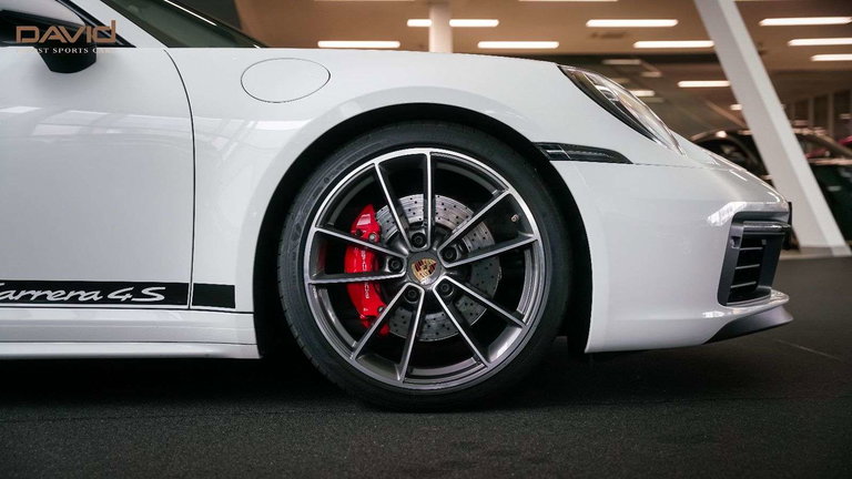 Porsche 992 Carrera 4S