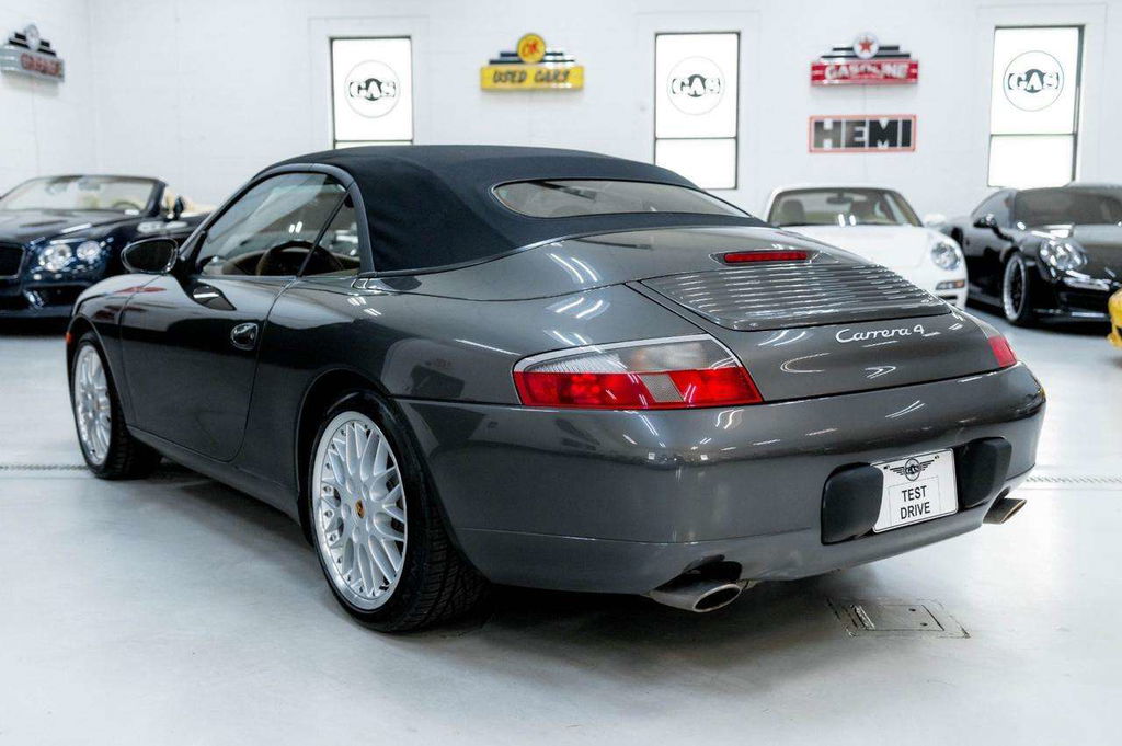 Porsche 996 Carrera 4