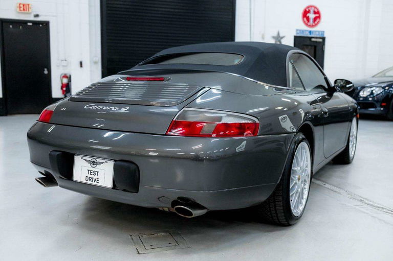 Porsche 996 Carrera 4