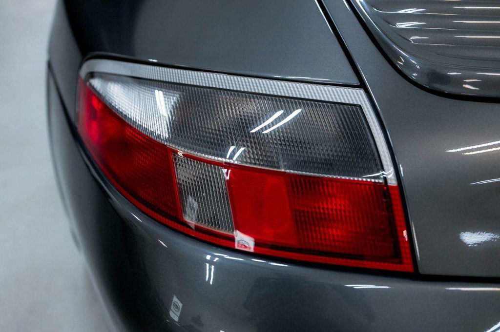 Porsche 996 Carrera 4