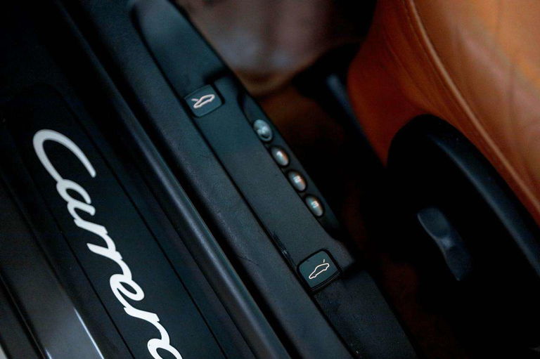 Porsche 996 Carrera 4