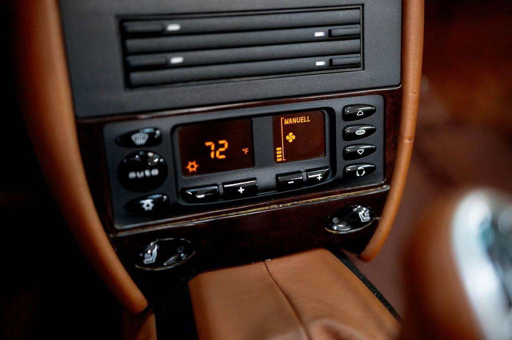 Porsche 996 Carrera 4