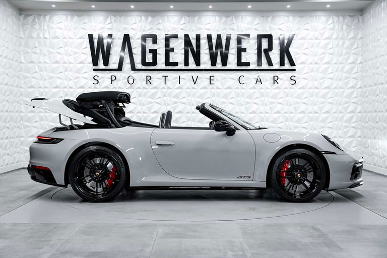 Porsche 992 Carrera 4 GTS