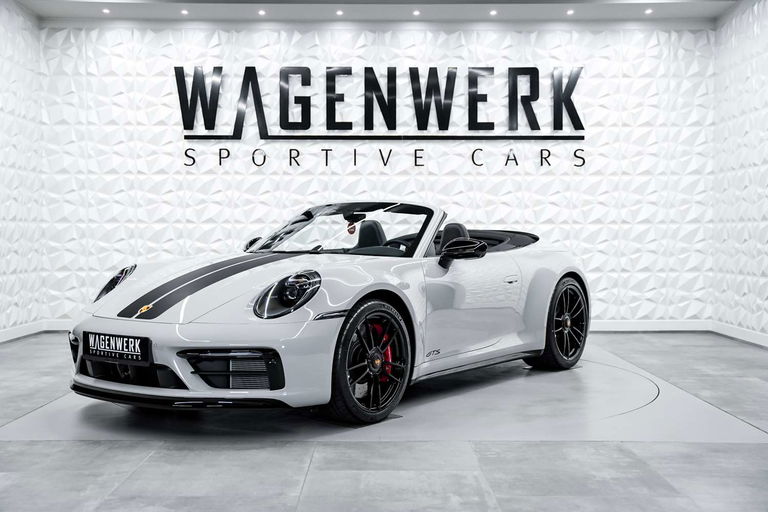 Porsche 992 Carrera 4 GTS