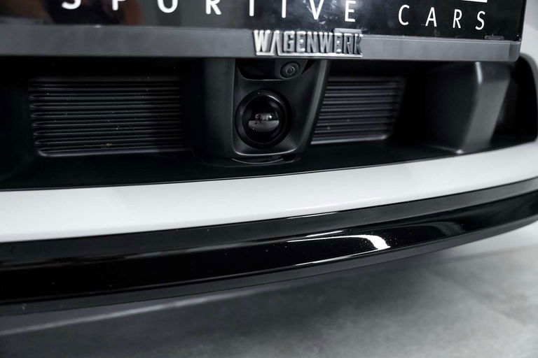 Porsche 992 Carrera 4 GTS