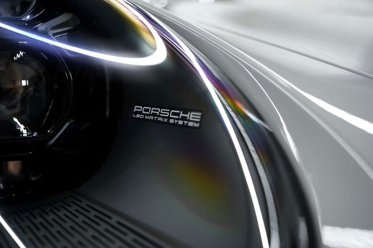 Porsche 992 Carrera 4 GTS