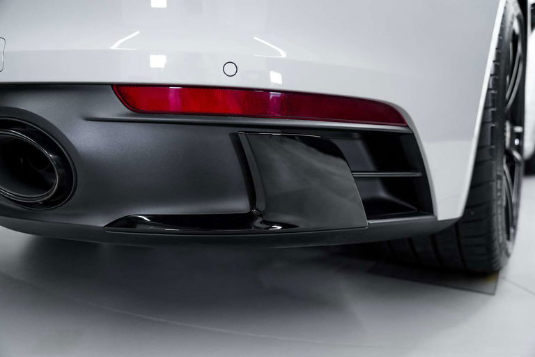 Porsche 992 Carrera 4 GTS