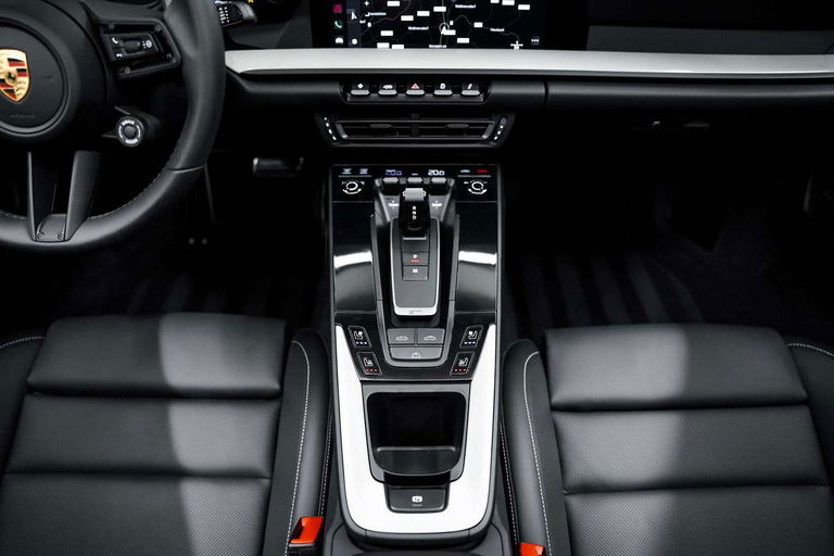 Porsche 992 Carrera 4 GTS