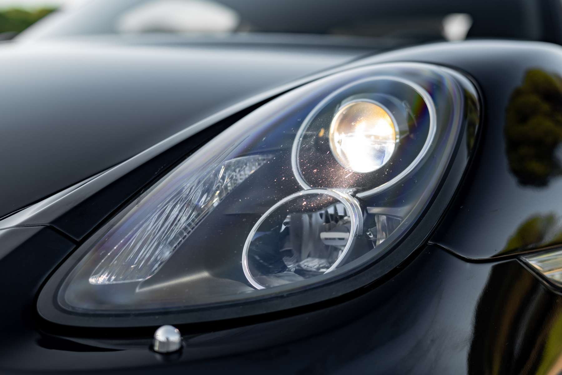 Porsche Cayman (S) 981 Buyers Guide - headlamp delamination