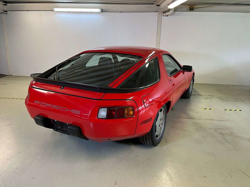 Porsche 928 S