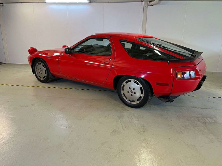 Porsche 928 S
