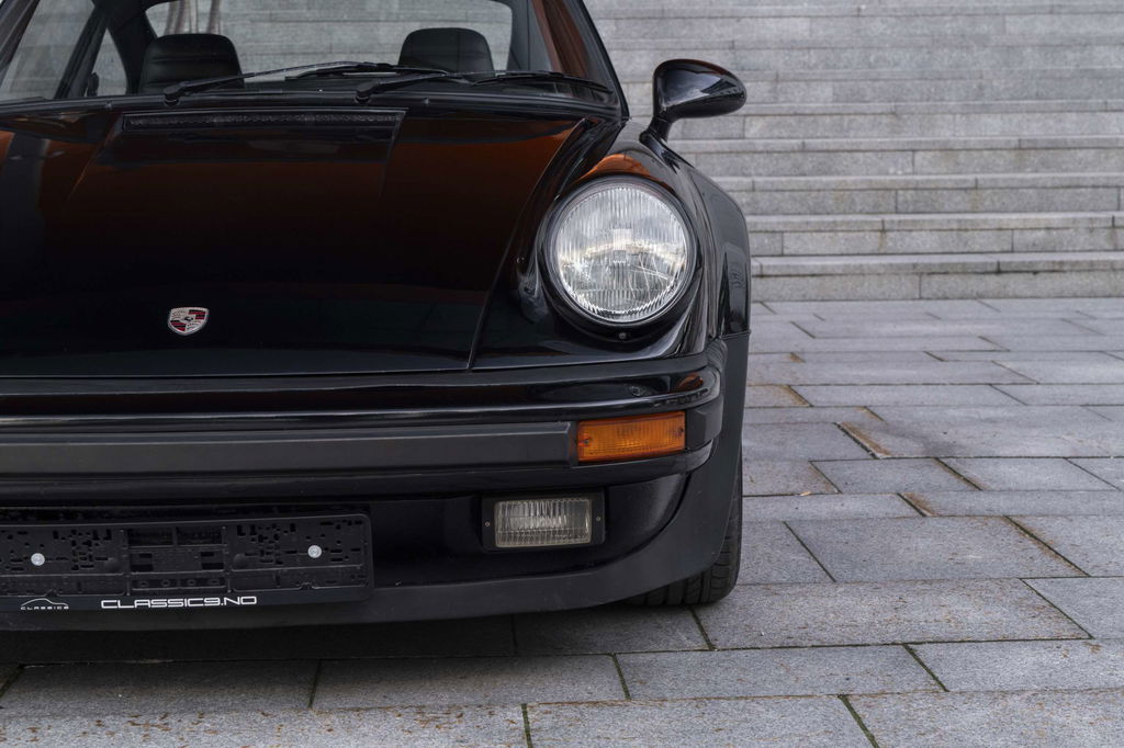 Porsche 911 Turbo 3.3